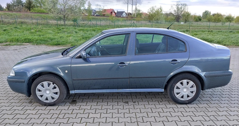 Skoda Octavia cena 8200 przebieg: 302530, rok produkcji 2005 z Pionki małe 172